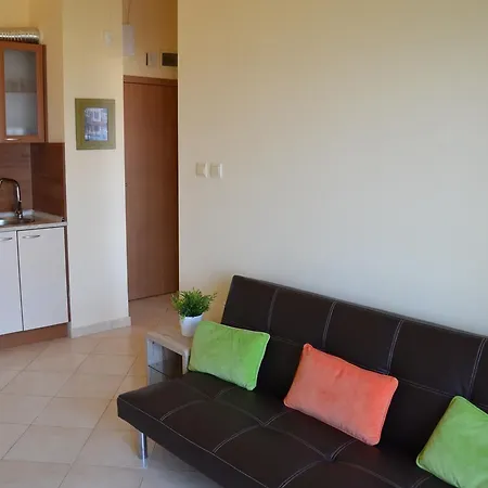 Onebedroom *