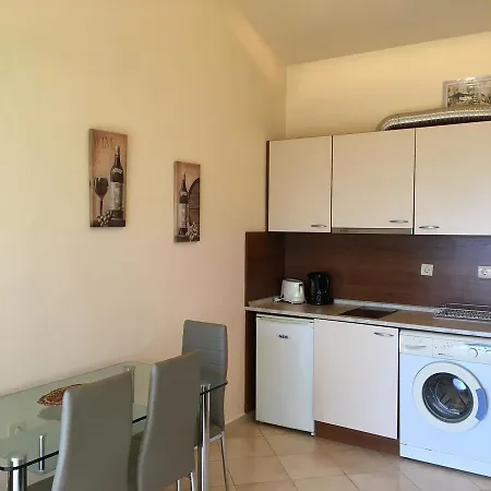 Onebedroom *